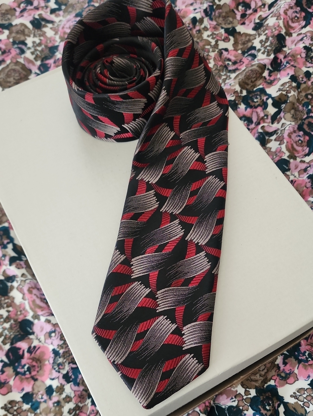 Givenchy Silk Neck Tie Black Red Silver Geometric Wave Pattern Designer Mens
